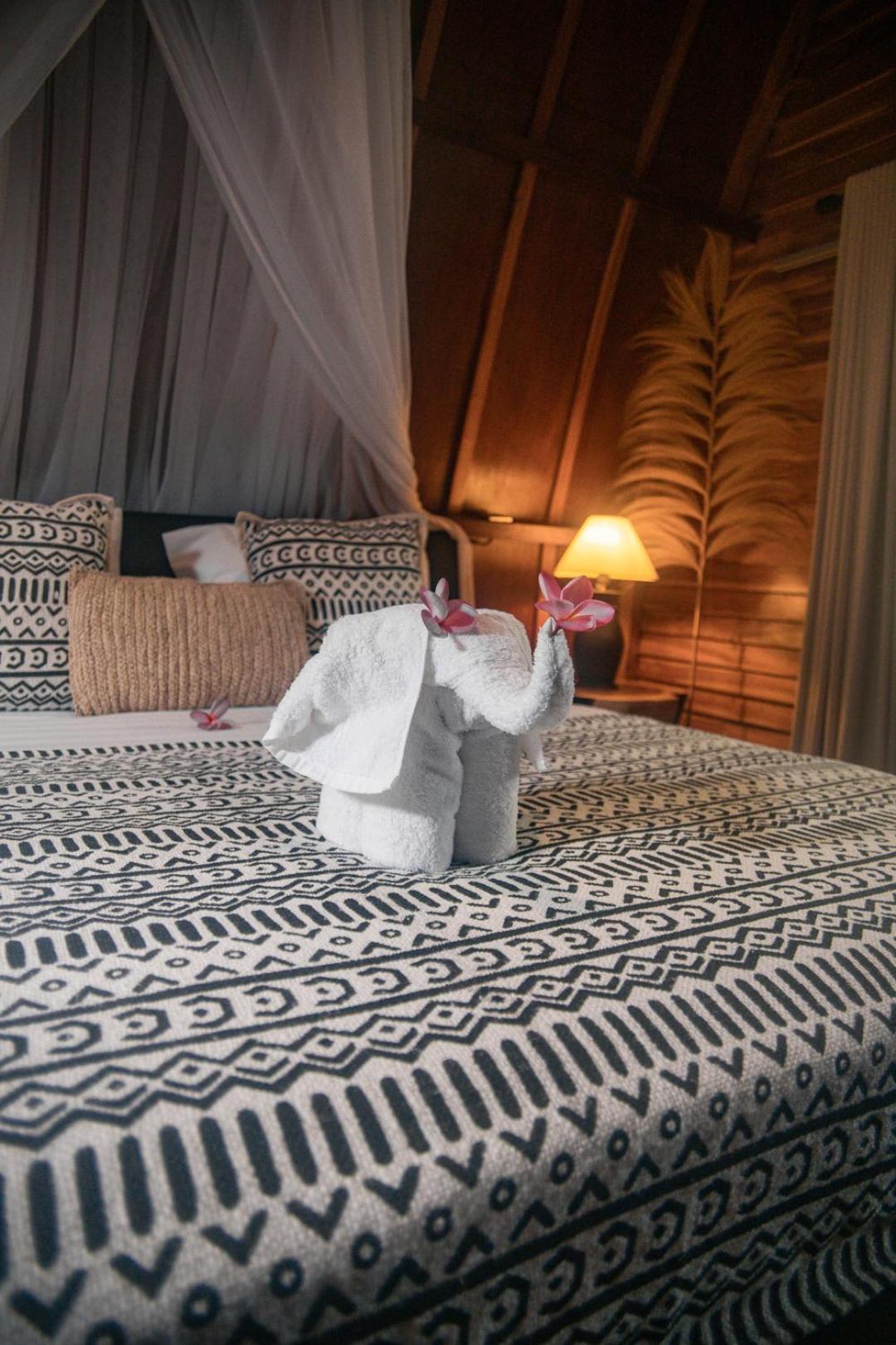 Hakuna Matata Resort Гили Еър Екстериор снимка